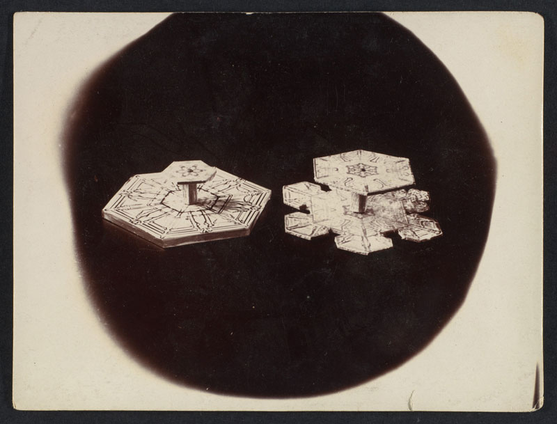 first ever photos of snowflakes by wilson alwyn bentley 10 In 1885 Wilson Bentley Took the First Ever Photographs of Snowflakes (23 Photos)