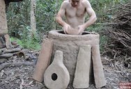 Guy Makes Clay Kiln and Pottery from a Termite Mound
