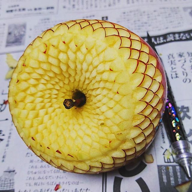 crazy patterns carved into fruits and vegetables by gaku 5 Guy Carves Crazy Patterns Into Fruits and Vegetables