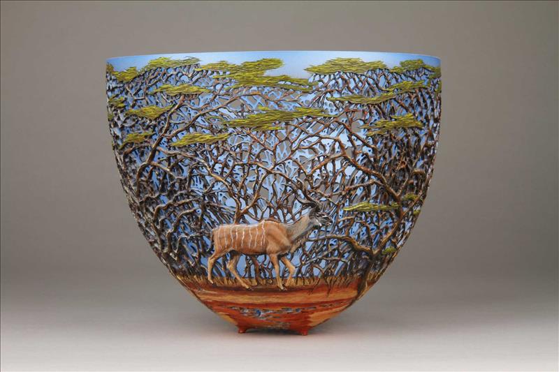hand carved wooden bowls by gordon pembridge 5 This Artist Hand Carves Wooden Bowls Inspired by His Kenyan Roots