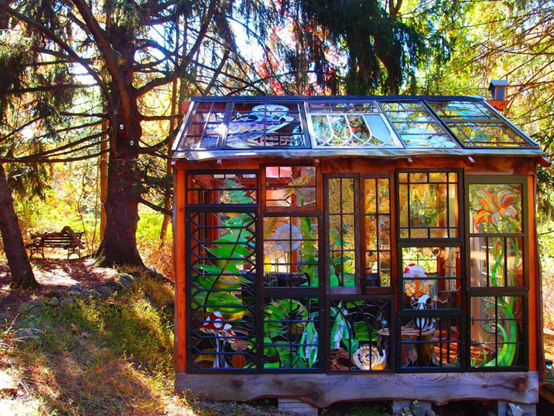 stained glass cabin by neile cooper 1 A Stained Glass Cabin in the Woods