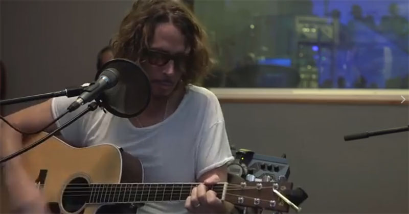 Chris Cornell’s Acoustic Rendition of ‘Nothing Compares 2 U’ by Prince is Beautiful