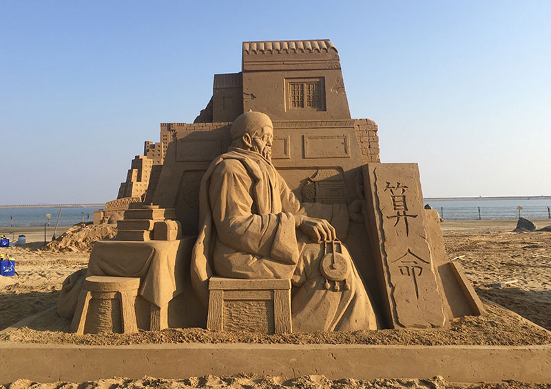 sand sculptures by toshihiko hosaka 12 Toshihiko Hosaka Creates Incredible Things Out of Sand