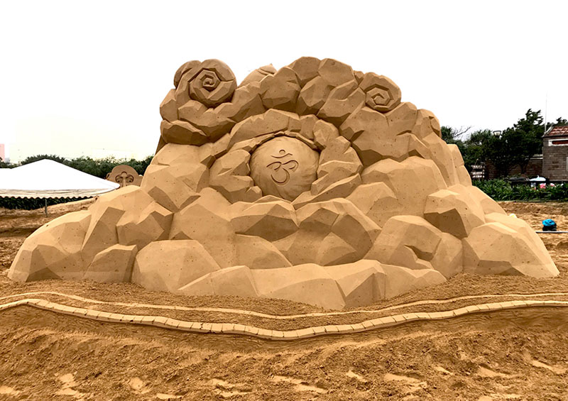 sand sculptures by toshihiko hosaka 16 Toshihiko Hosaka Creates Incredible Things Out of Sand