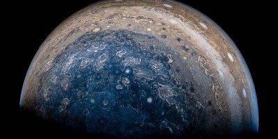 Amazing Flyover of Jupiter Stitched from Photos Taken by the Juno Spacecraft