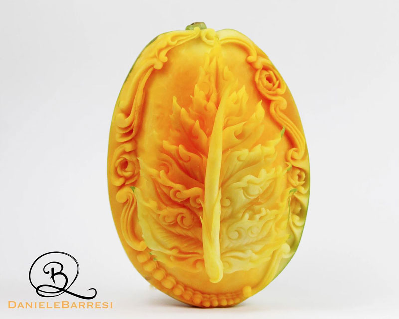 food carving by daniele barresi 5 Daniele Barresi Can Carve Anything (8 Photos)