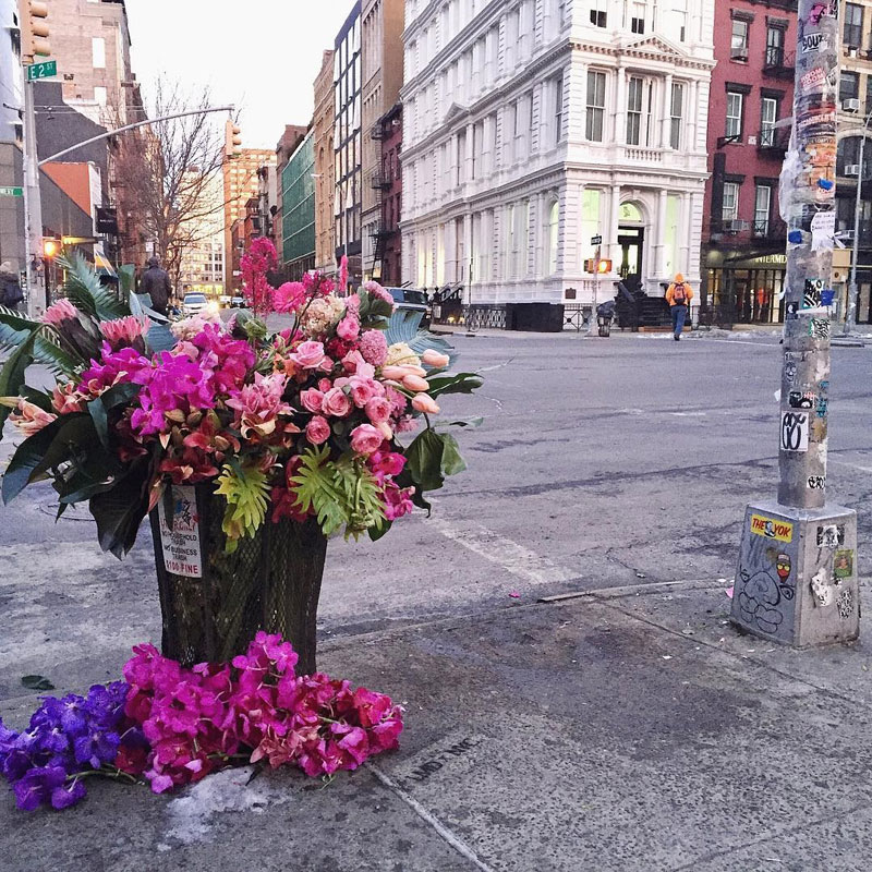 giant flower bouquets new york city streets lews miller design 1 A Team of Florists Have Been Leaving Giant Bouquets Around New York and Its Amazing