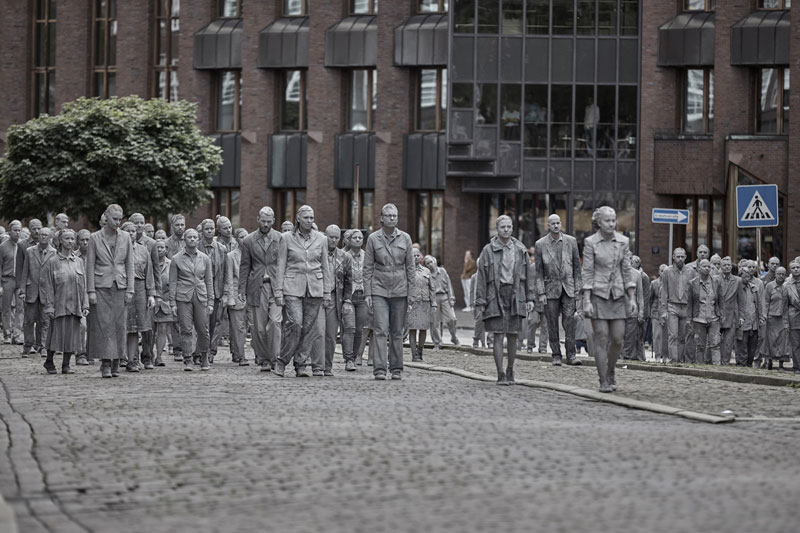 1,000 Clay Figures Descend Upon G20 in Powerful Protest Performance