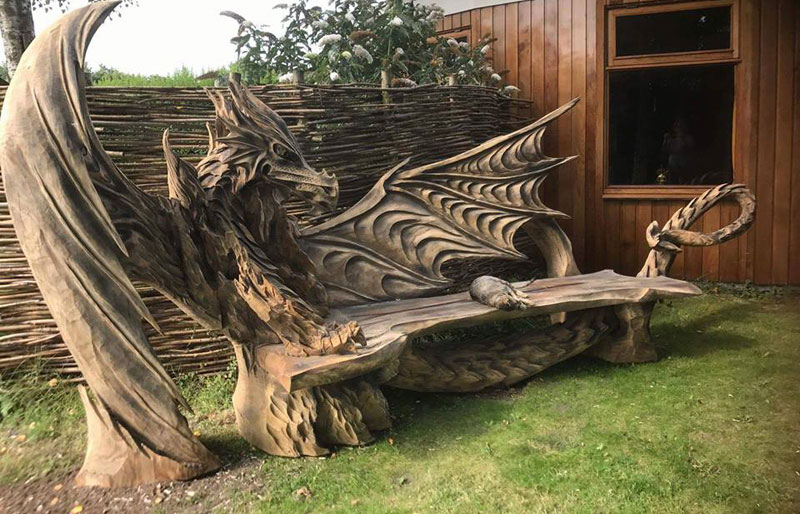 Igor Loskutow Used a Chainsaw to Carve this Incredible Dragon Bench