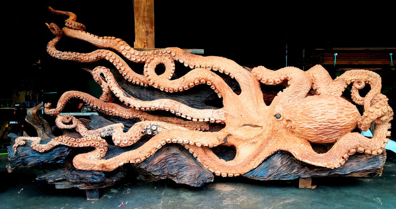 octopus carved from fallen redwood by jeffrey michael samudosky 11 Artist Transforms Fallen Redwood Into Giant Octopus (15 Photos)