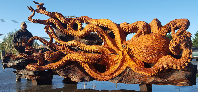 octopus carved from fallen redwood by jeffrey michael samudosky 3 Artist Transforms Fallen Redwood Into Giant Octopus (15 Photos)