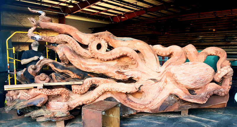 octopus carved from fallen redwood by jeffrey michael samudosky 7 Artist Transforms Fallen Redwood Into Giant Octopus (15 Photos)