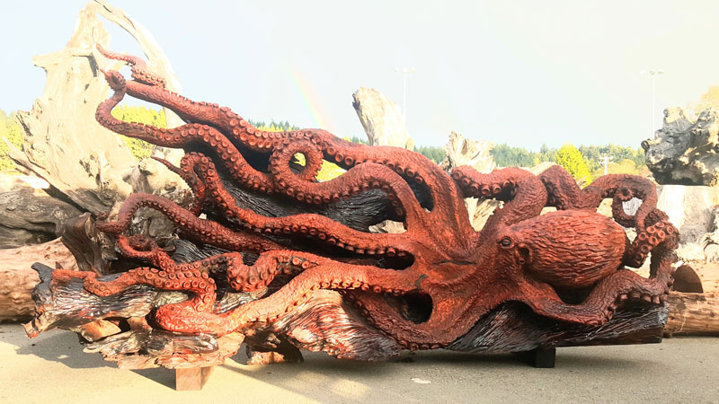 octopus carved from fallen redwood by jeffrey michael samudosky 9 Artist Transforms Fallen Redwood Into Giant Octopus (15 Photos)