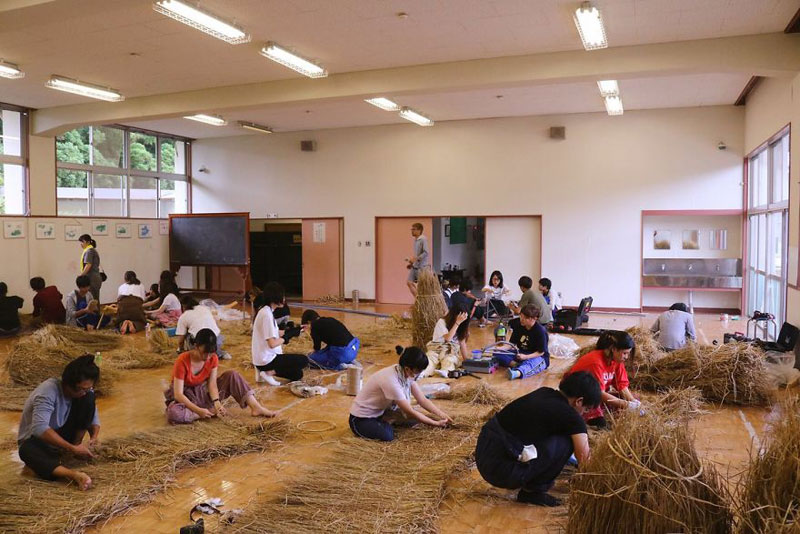 giant straw animals japan wara art festival 2017 13 Every Year Japanese Art Students Get Together and Make Giant Animals Out of Straw