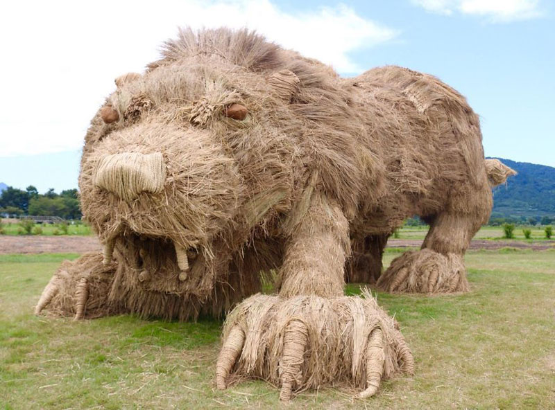 giant straw animals japan wara art festival 2017 4 Every Year Japanese Art Students Get Together and Make Giant Animals Out of Straw
