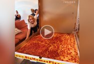 World’s Largest Deliverable Pizza