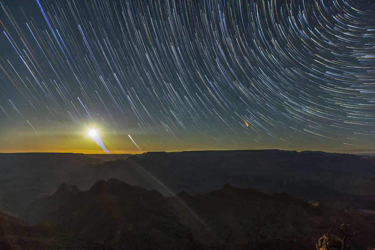 skyglow project harun mehmedinovic kaibab requiem 10 Amazing Things Happen at the Grand Canyon and this Timelapse Captures Them Beautifully