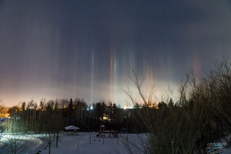 light pillars in moncton canada by sophie melanson 3 Amazing Light Pillars Spotted Over Moncton, New Brunswick, Canada