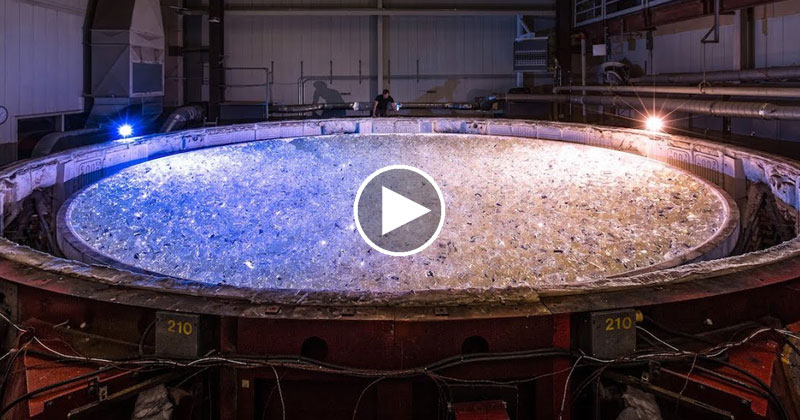 Casting the Mirror for the World’s Largest Telescope