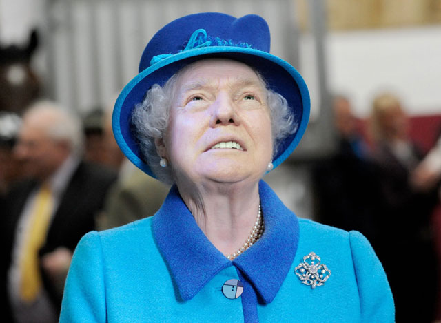photoshopping trumps face onto the queens 10 This Woman Cant Stop Photoshopping Trumps Face Onto the Queens (Top 50)
