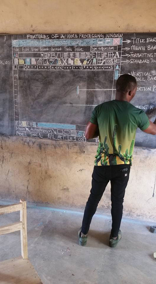 teacher using chalkboard to teach ms word draws praise and sparks ire 3 Teacher Using Chalkboard to Teach MS Word Draws Praise and Sparks Ire