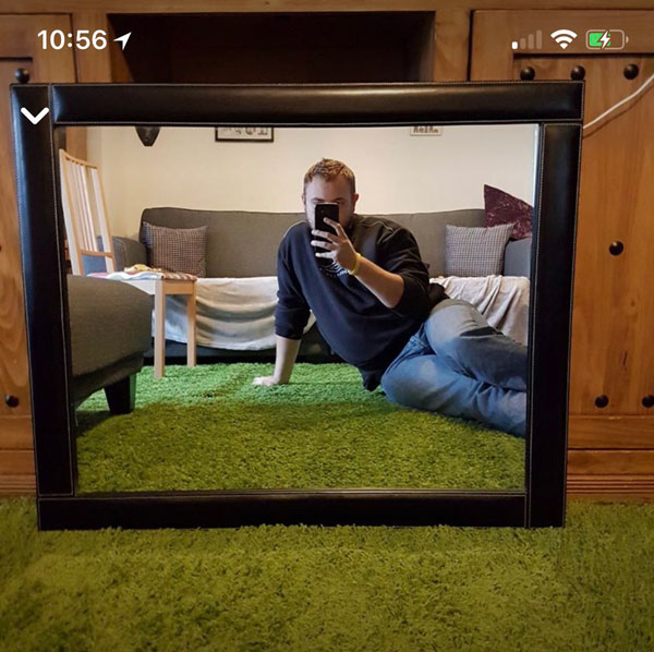 21 Pictures Of People Trying To Take Photos Of Mirrors They Re Selling