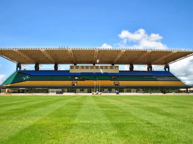 The Stadium Built on the Equator, Where Each Team Defends a Hemisphere