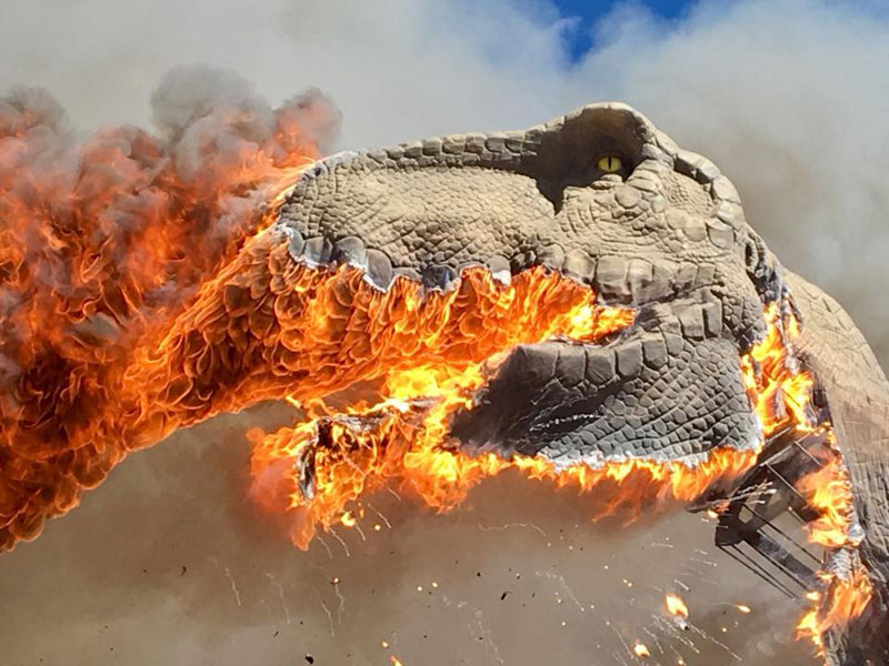 animatronic trex on fire 1 A Life Size Animatronic T Rex Burst Into Flames and the Pics are Metal AF