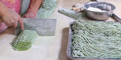 Zen Out to This Guy Masterfully Making Chinese Spinach Noodles