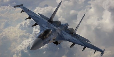 Russian Fighter Pilot Shows Off for Crowd With Amazing Flying Demo