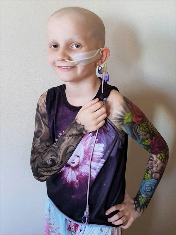 Artist Gives Kids Temporary Tats to Try to Make Hospital Life More Fun