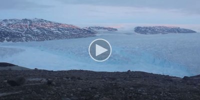 Timelapse Shows 10 Billion Tons of Ice Calving Off a Glacier in Greenland