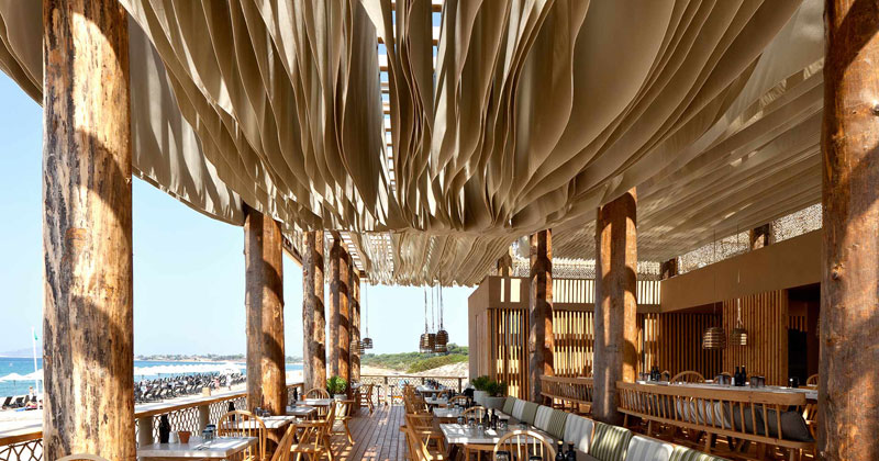Check Out What Happens When the Wind Hits the Ceiling of this Beach Bar