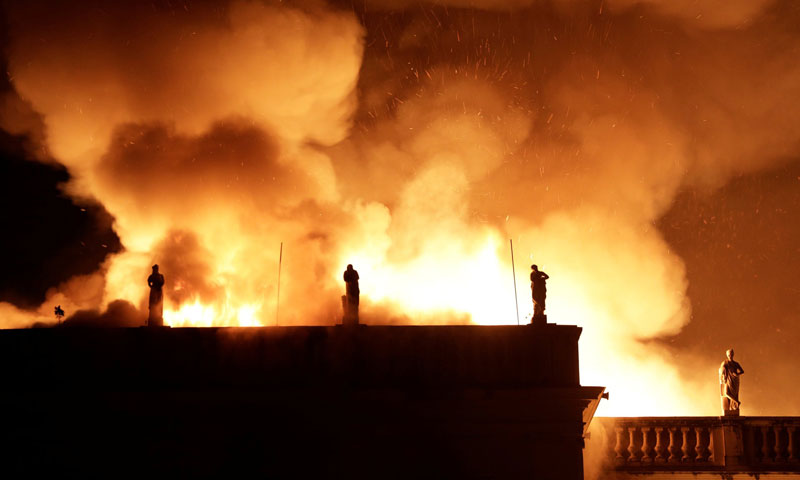 brazil museum rio on fire burns 3 Brazil Suffers Incalculable Cultural Loss as 200 Year Old Museum Burns