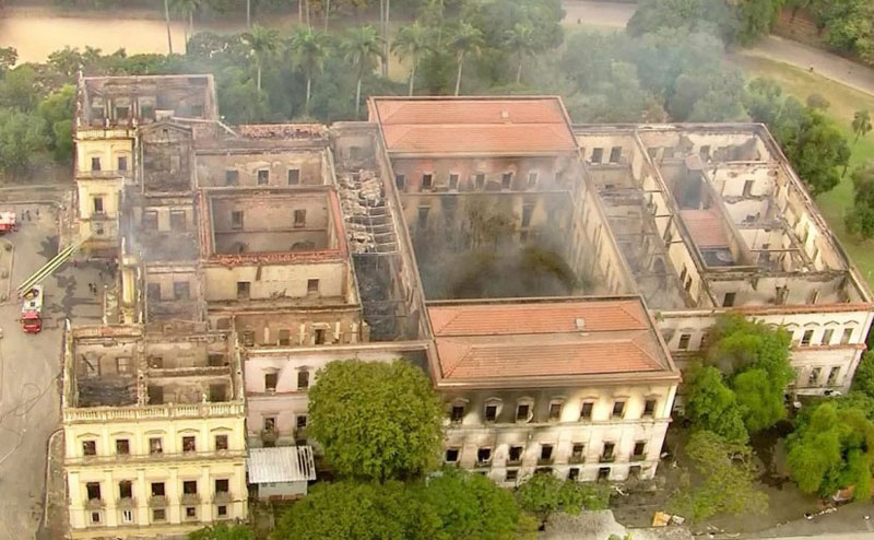 brazil museum rio on fire burns 8 Brazil Suffers Incalculable Cultural Loss as 200 Year Old Museum Burns