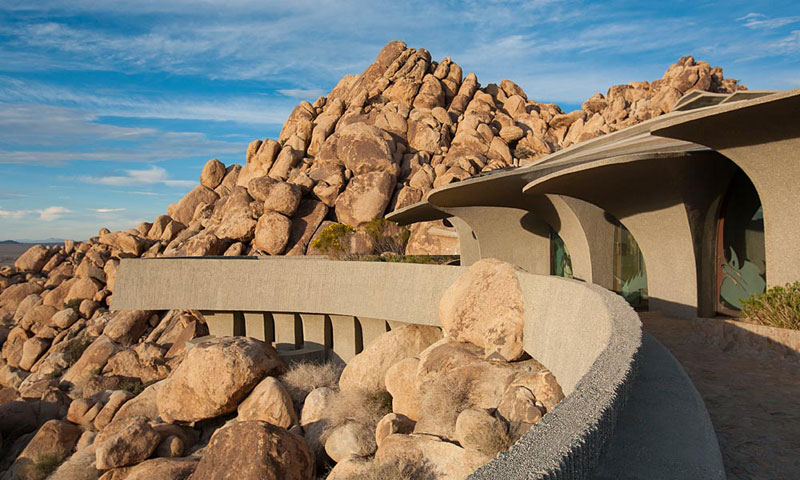 desert house by ken kellogg john vugrin 11 This Organic Desert House in Joshua Tree, CA is at One With Its Environment