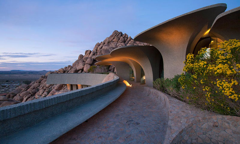 desert house by ken kellogg john vugrin 12 This Organic Desert House in Joshua Tree, CA is at One With Its Environment