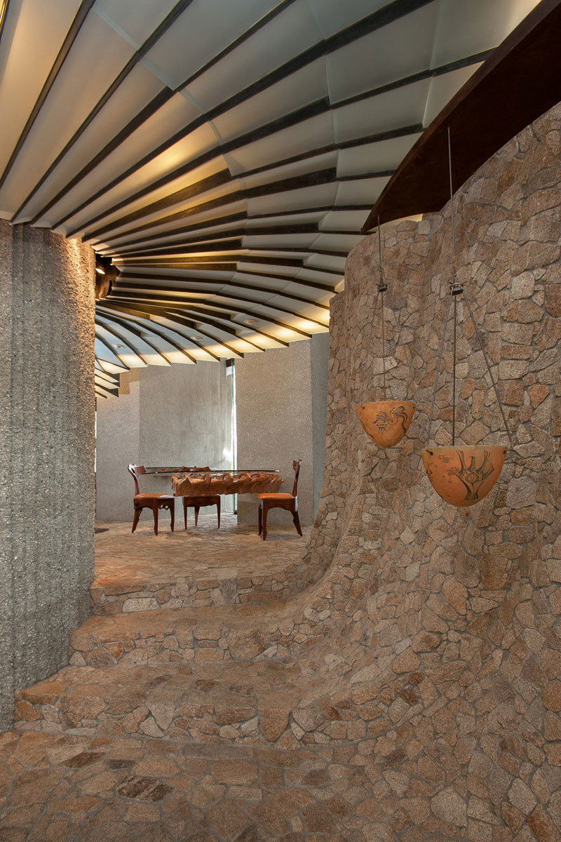 desert house by ken kellogg john vugrin 24 This Organic Desert House in Joshua Tree, CA is at One With Its Environment