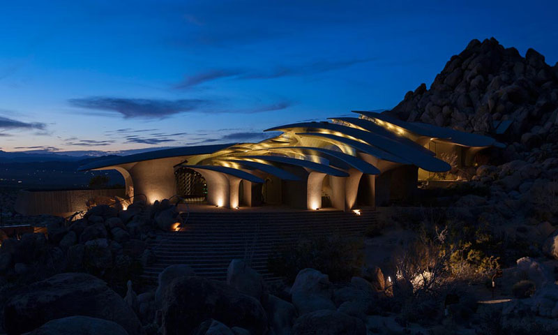 desert house by ken kellogg john vugrin 8 This Organic Desert House in Joshua Tree, CA is at One With Its Environment