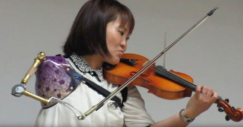 This Woman Playing Violin is the Most Inspiring Thing You'll See Today