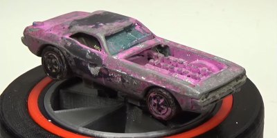 Guy Revives a 1971 Hot Wheels Car from the Dead