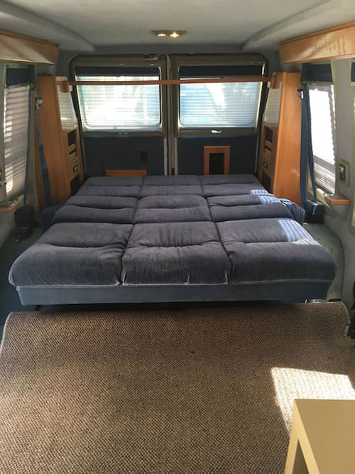 If You’re Going to New York You Can Rent This Van in Soho on Airbnb