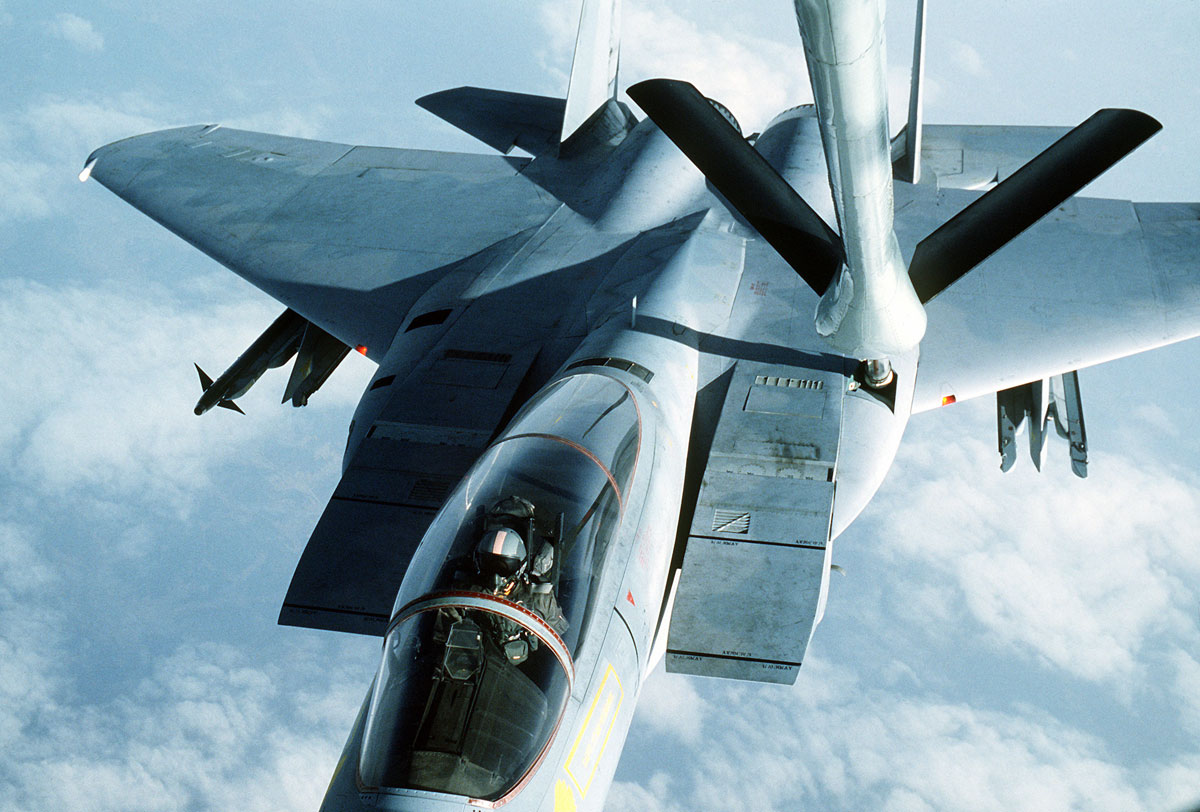 aerial refueling 3 Aerial Refueling Looks as Cool as It Sounds (10 Photos)