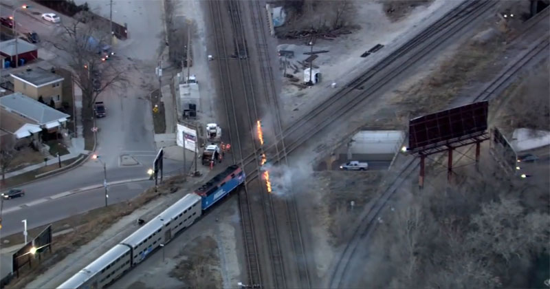 it27ssocoldinchicagothey27resettingtracksonfiretokeeptrainsmoving28329 Its So Cold in Chicago Theyre Setting Tracks on Fire to Keep Trains Moving