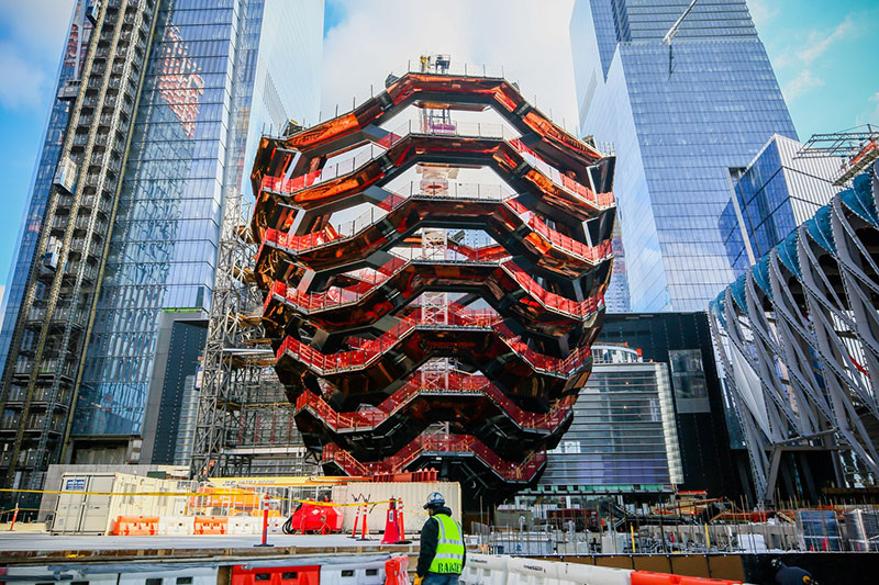 endless staircase in new york hudson yards vessel heatherwick 16 New Yorks Touristy New Public Space is a Giant Endless Staircase