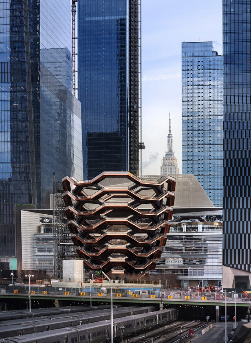 endless staircase in new york hudson yards vessel heatherwick 2 New Yorks Touristy New Public Space is a Giant Endless Staircase