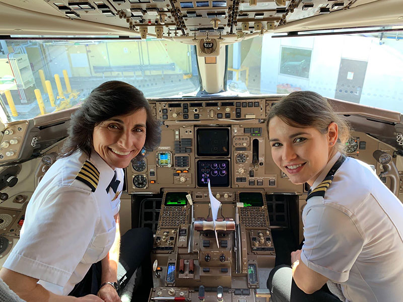 mom daughter flight crew These Photos of Mom and Daughter Teams on the Job are Awesome
