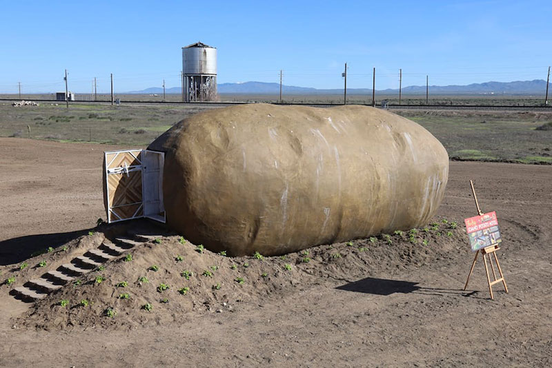 giant potato hotel airbnb idaho 2 Breaking: You Can Finally Spend a Night Inside a Giant Potato
