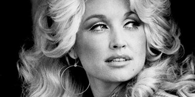 If you Slow Down Dolly Parton's 'Jolene' It Sounds Totally Different Yet Amazing