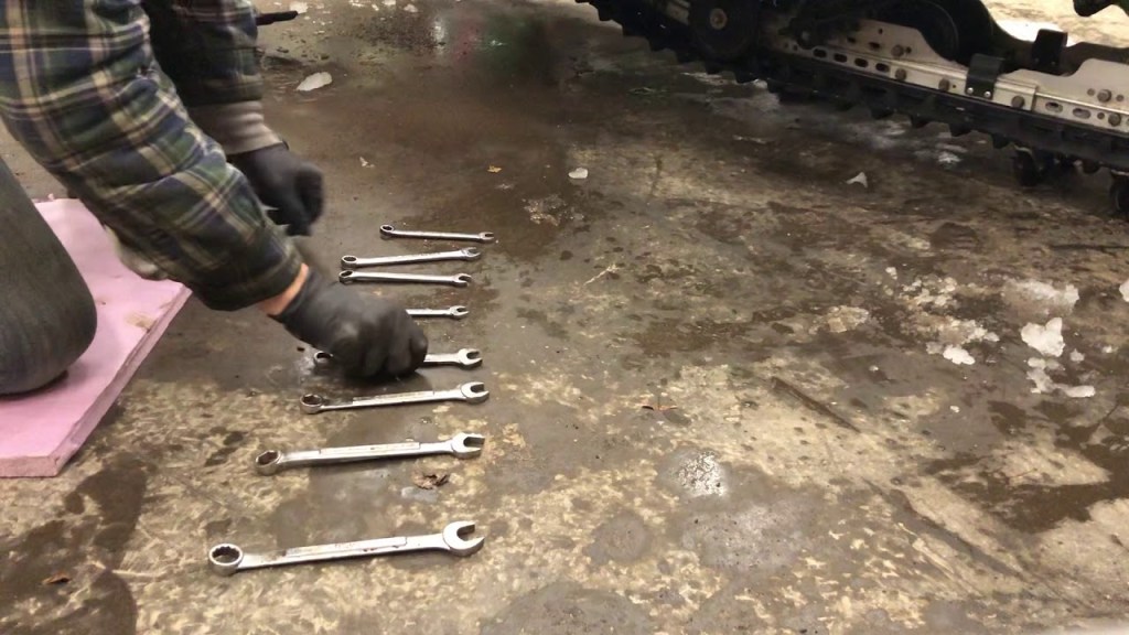 Jingle Bells, Only It's Played on 8 Different Wrenches